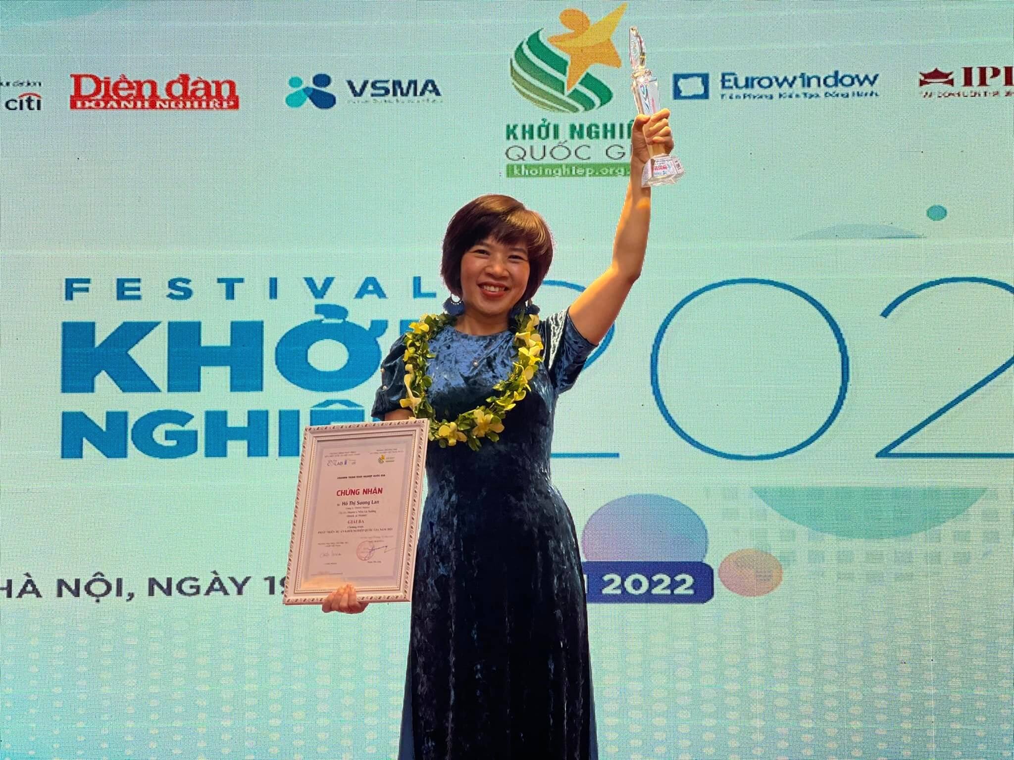 Marie’s vinh dự đạt được giải 3 cuộc thi, vừa ra Hà Nội  nhận giải hồi tháng 1/2022